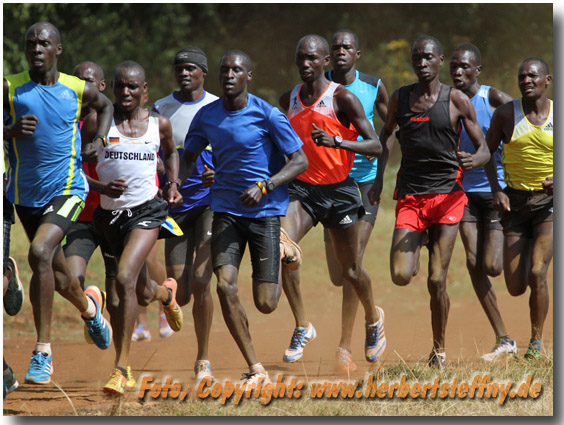 Wilson Kipsang in seiner Trainingsgruppe in Iten Kenia