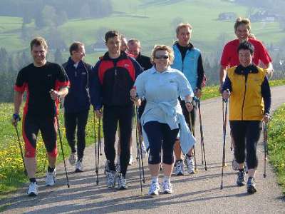 Nordic Walking - das neue Fitnesstraining trainiert den ganzen Körper!