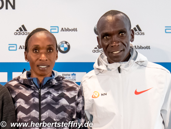 Die beiden Streckenrekordler Kipchoge und Cherono